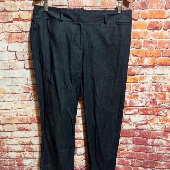 Ann Taylor Curvy size 12 dark wash Jeans.  Excellent condition - Picture 1 of 5